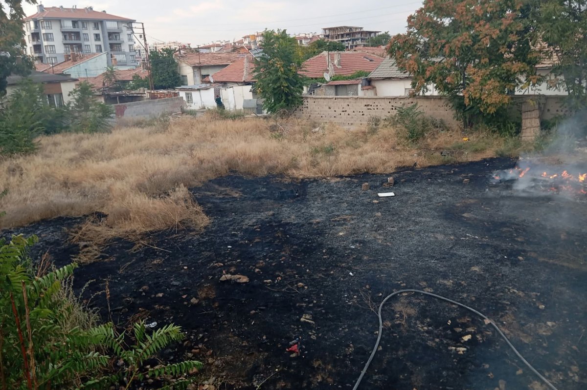 Konya’da müstakil evlerin bulunduğu bölgede yangın paniği