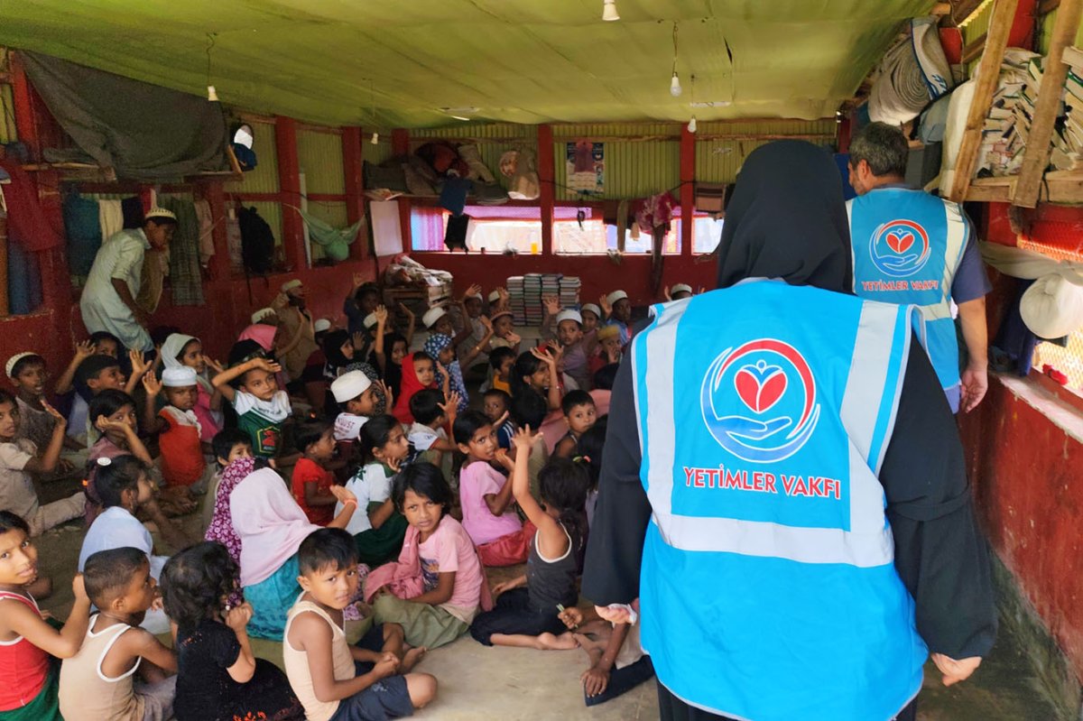 Yetimler Vakfı Bangladeş'te çocukların hem eğitimine hem gönlüne dokundu