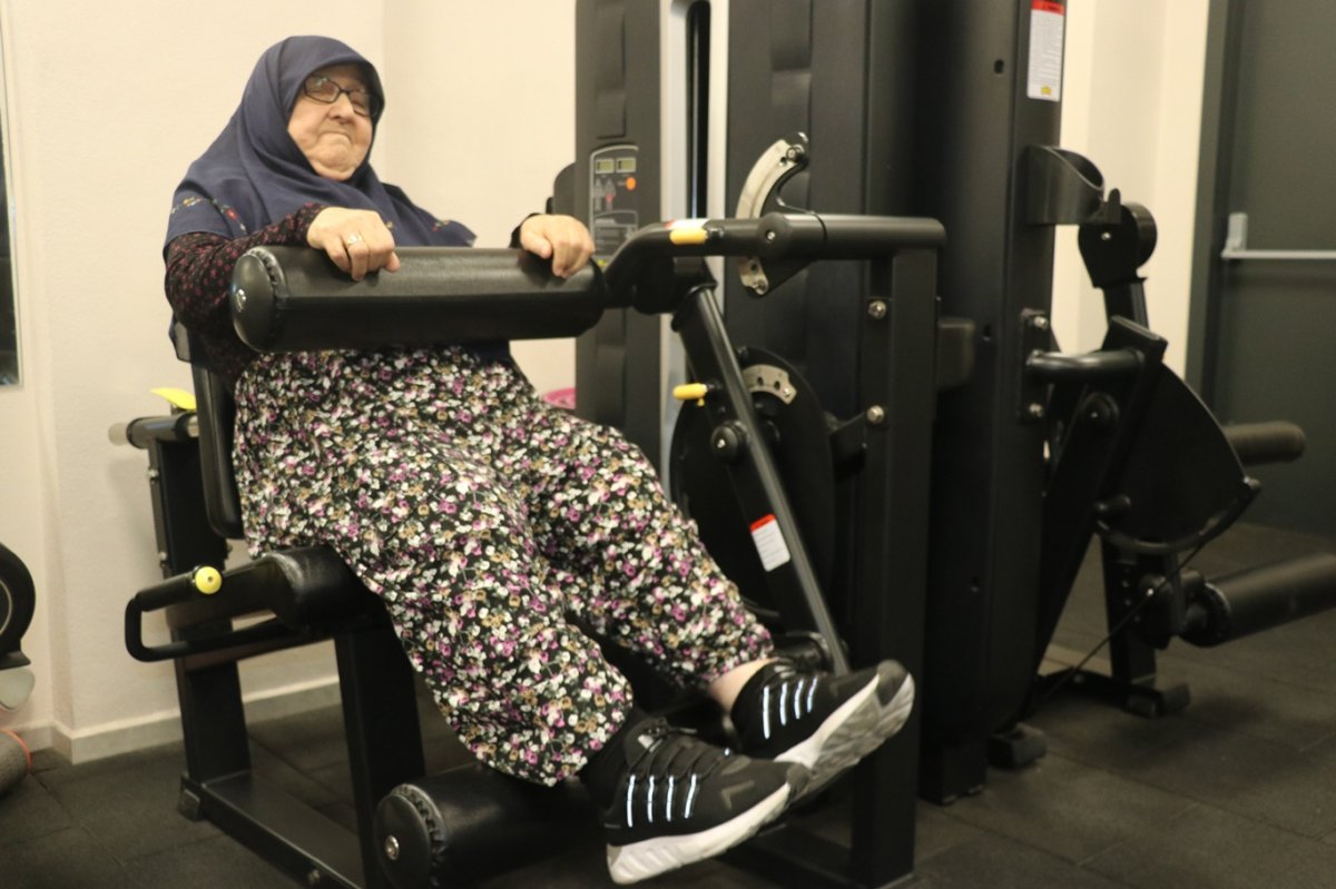 Parkinson hastası 82 yaşındaki kadın sporla şifa buldu