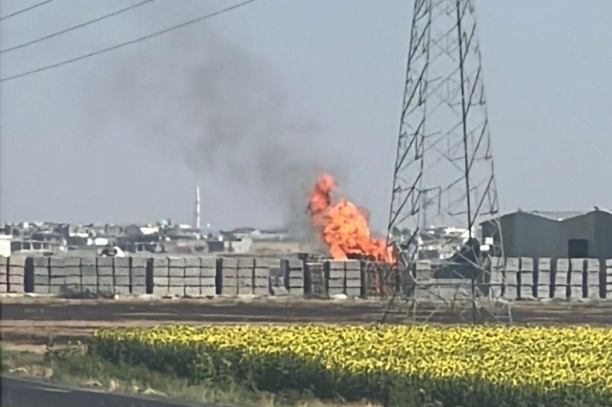 Mardin’de tarlada çıkan yangın hazır parke paletlerine sıçradı