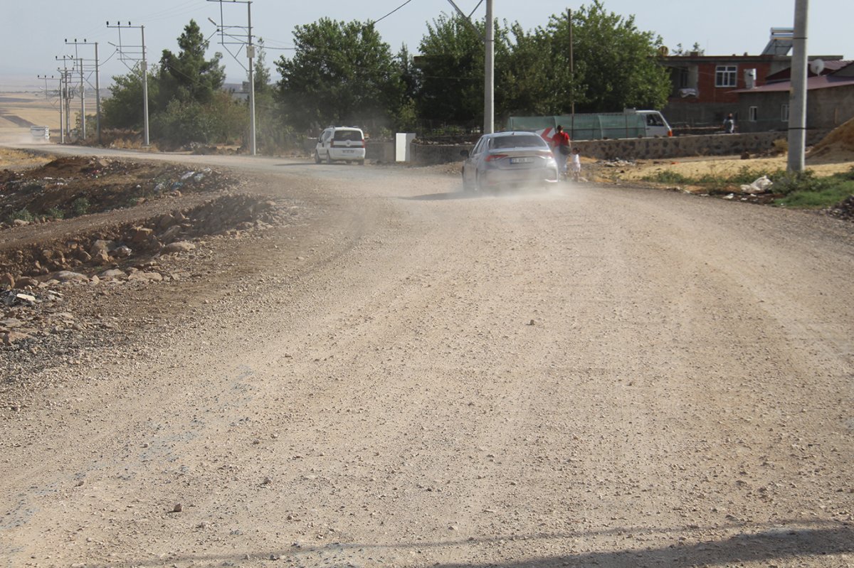 HÜDA PAR İlçe Başkanı'ndan Selmanköy yolu tepkisi: 6 aydır verilen söz tutulmadı