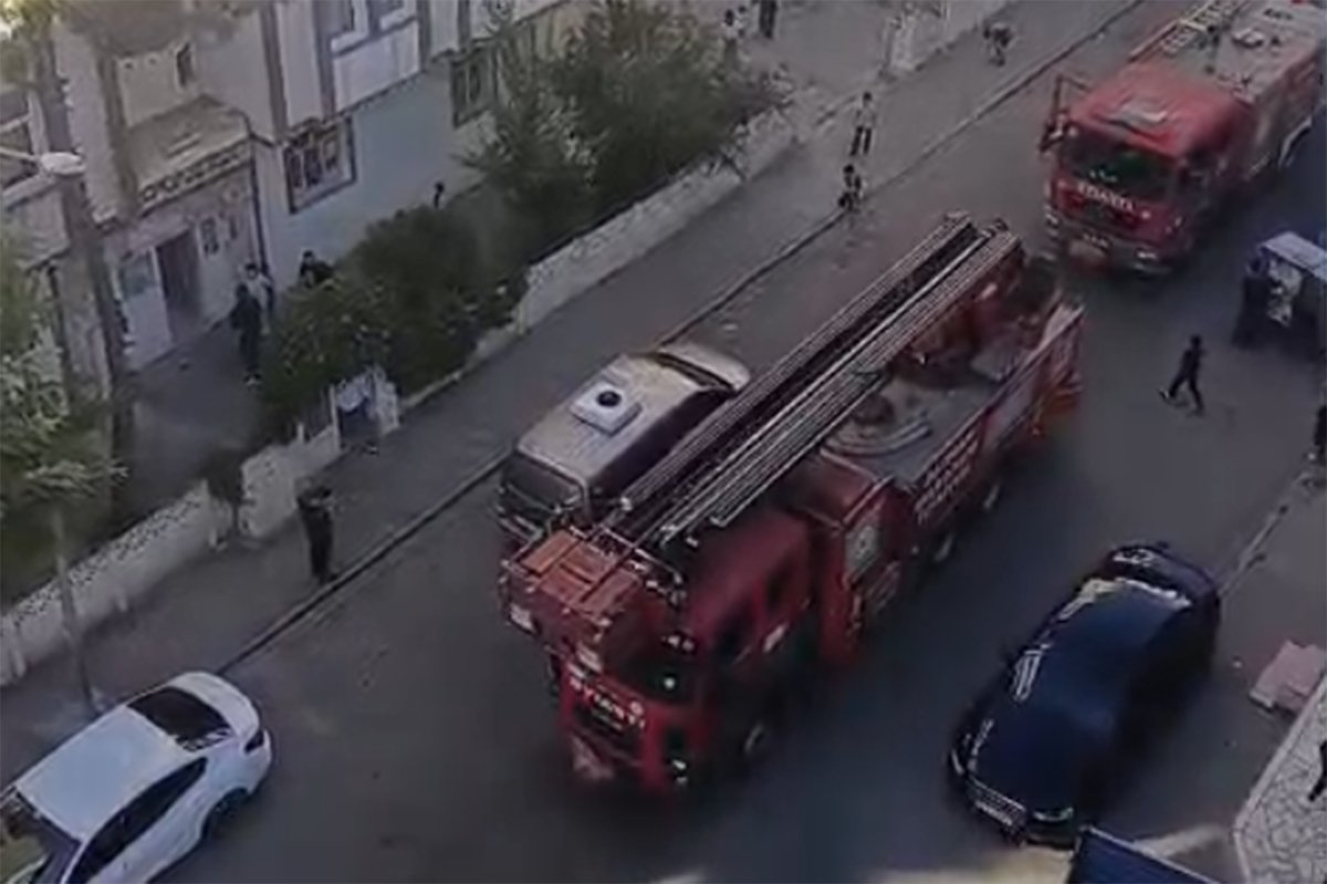 Asansörde yangın paniği: İçeride mahsur kalan kişi kurtarıldı