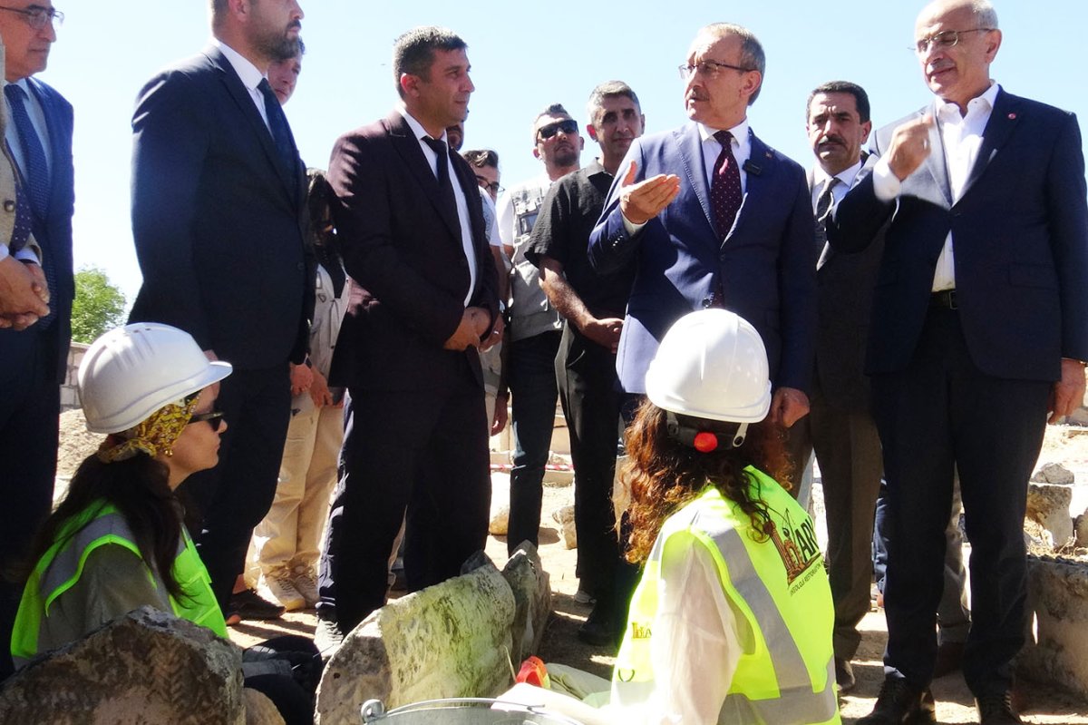 Kırkkardeşler Şehitliği Mezarlığı'nda tarihi miras gün yüzüne çıkarılıyor