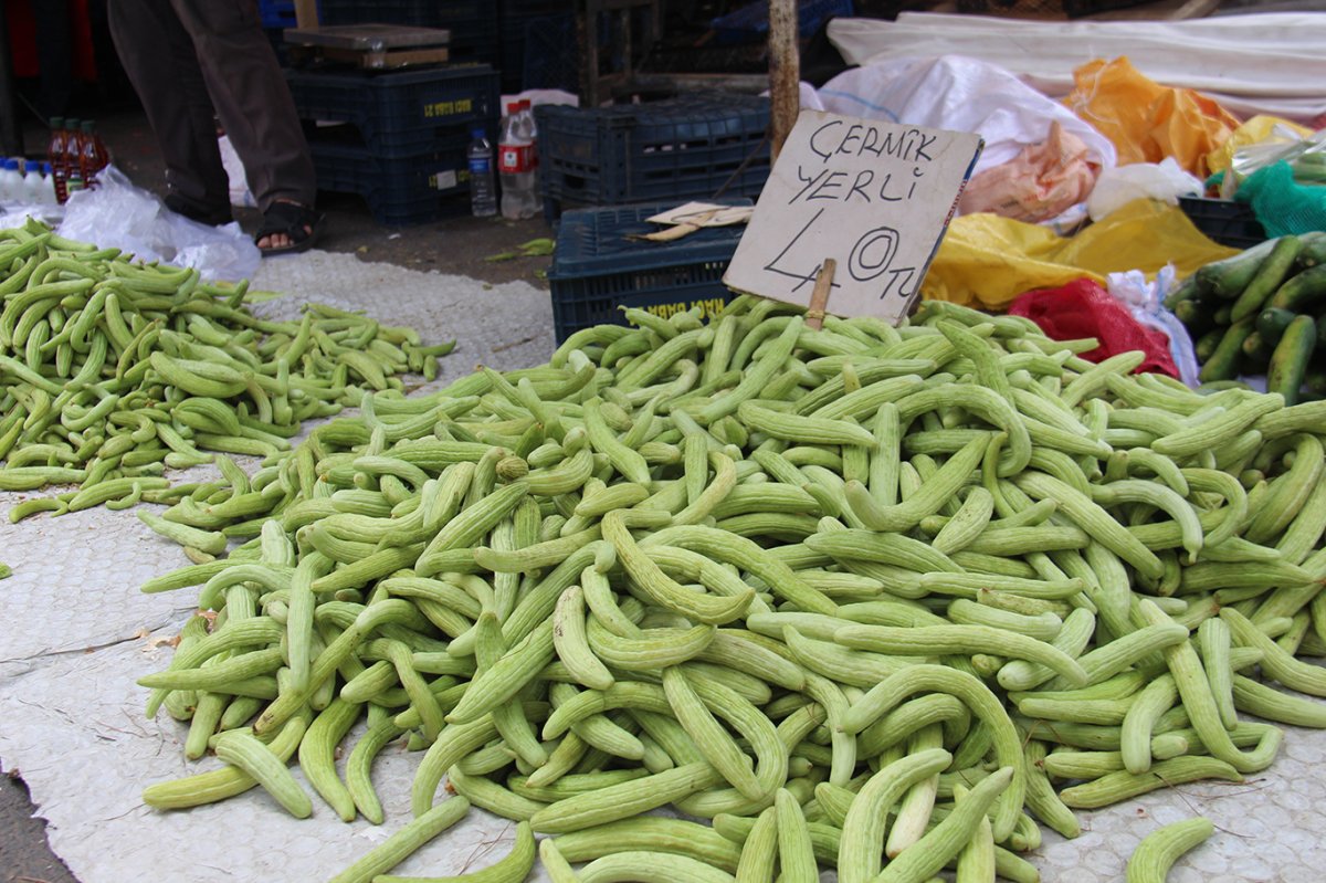 Pazarlarda turşu sezonu hareketliliği