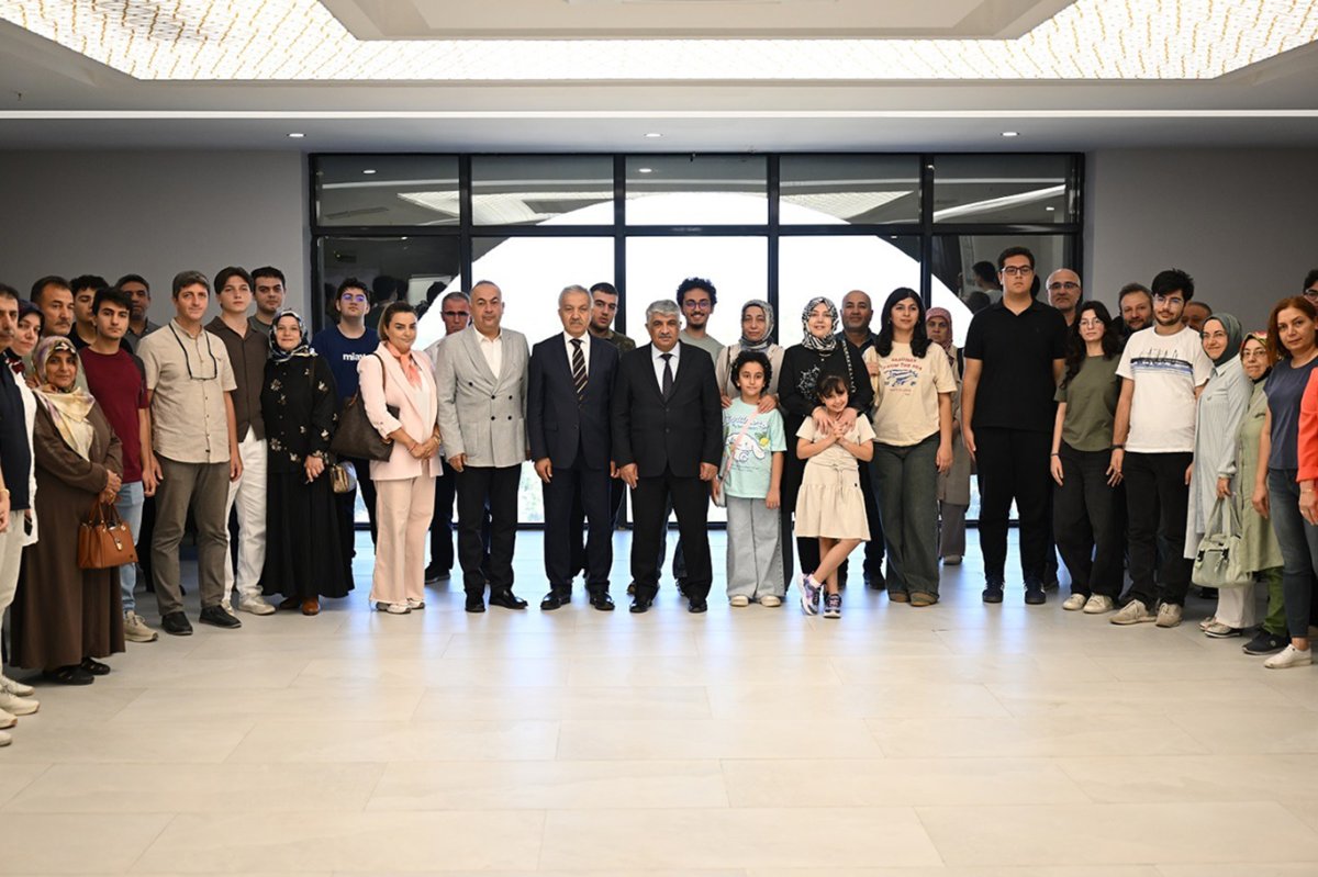 Yeşilyurt Belediyesinden YKS derecesi yapan öğrencilere ödül