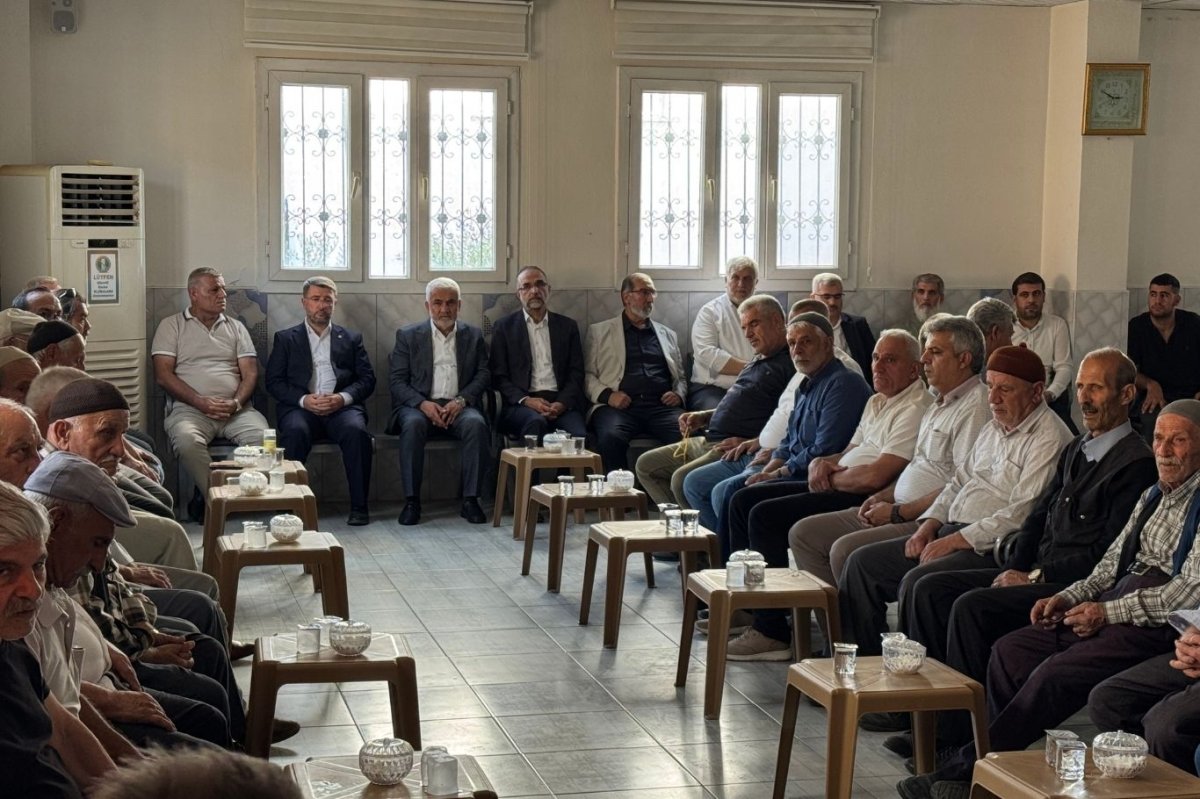 HÜDA PAR Genel Başkanı Yapıcıoğlu’ndan Özbay ailesine taziye ziyareti