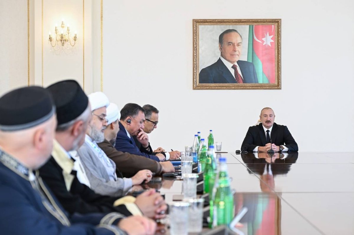 Aliyev: Dinimize ve İslam dünyasına karşı ilan edilmemiş bir savaş yürütülüyor
