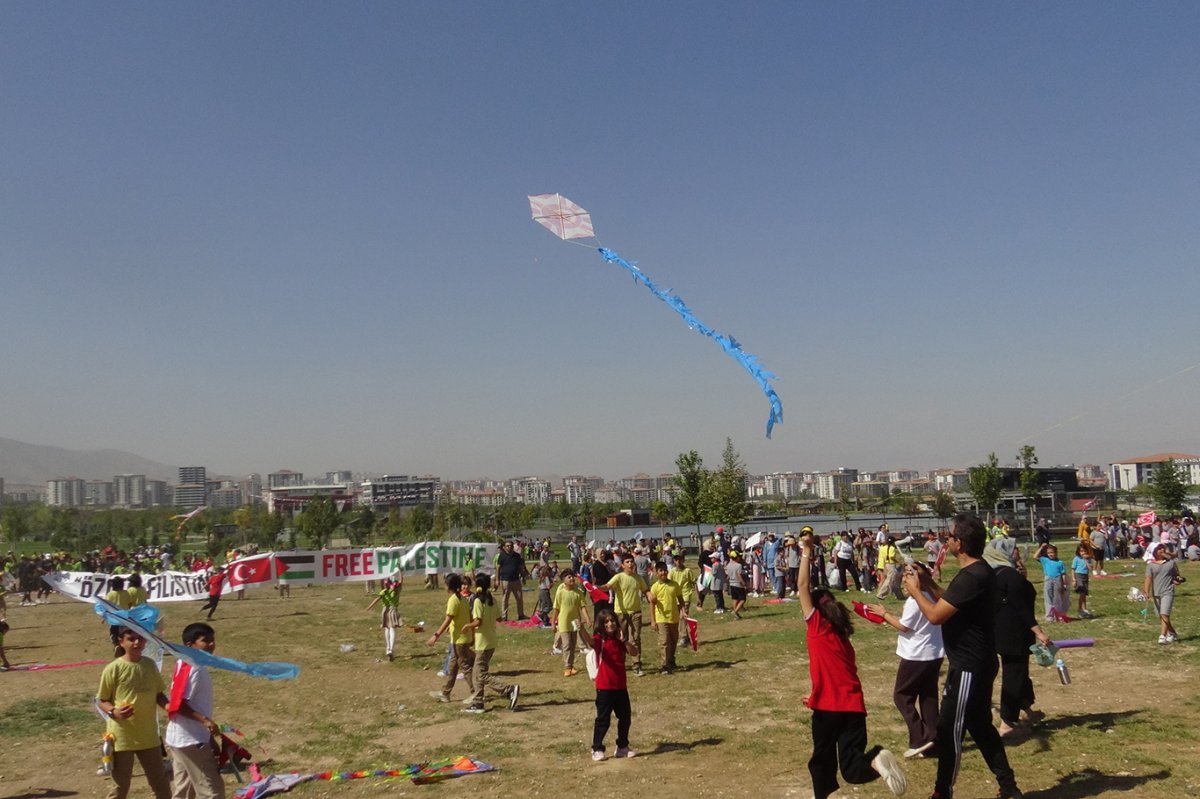 Malatya'da Gazzeli çocuklar için uçurtmalar gökyüzüne bırakıldı