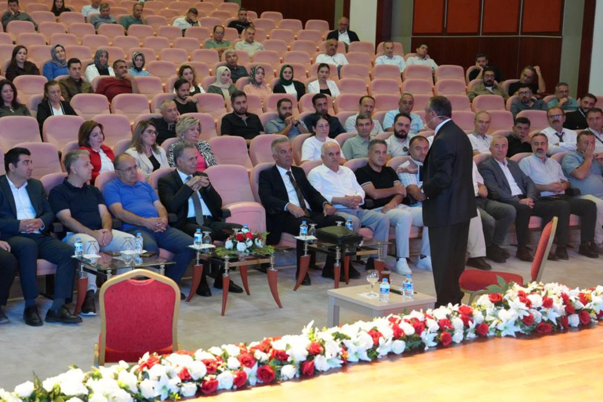 İnönü Üniversitesinde yöneticilere protokol ve temsil eğitimi