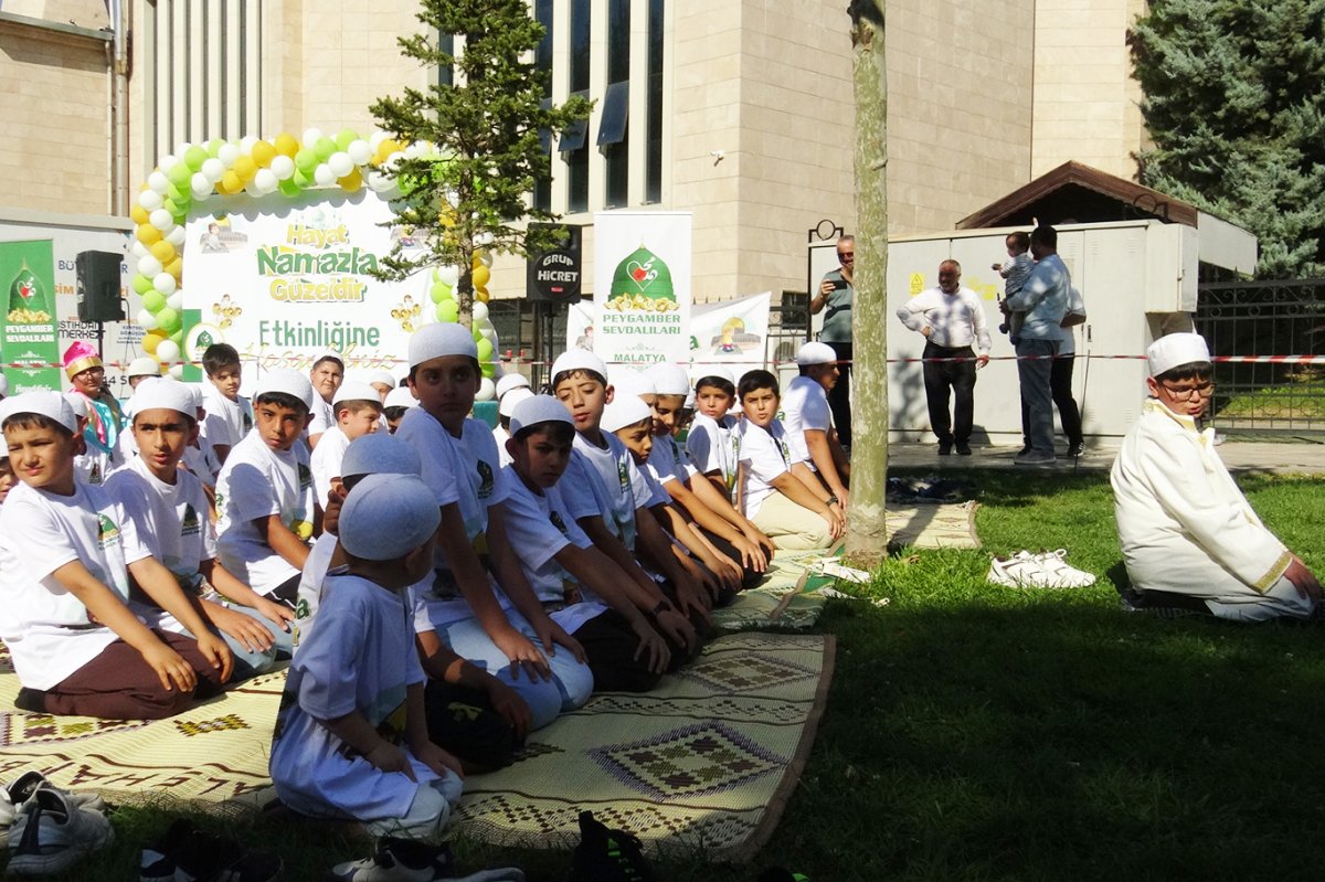 Malatya'da çocuklar "Hayat Namazla Güzeldir" etkinliğinde buluştu