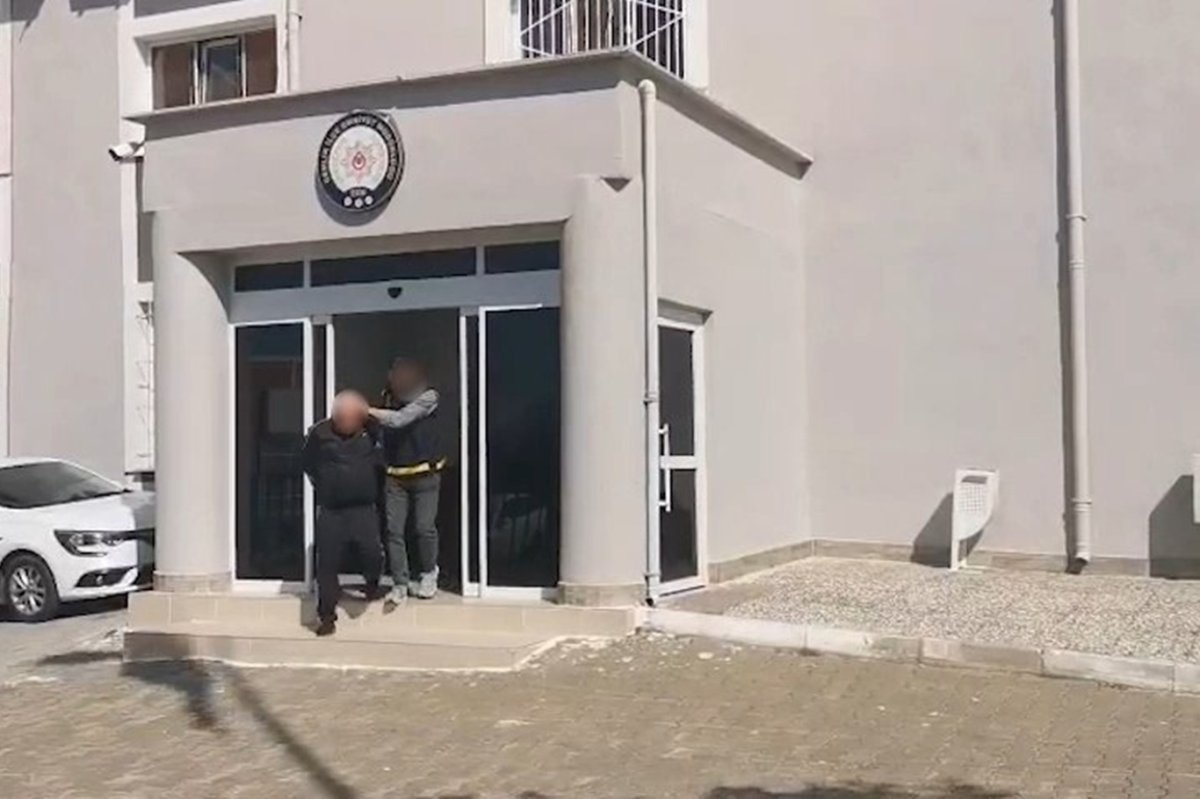 Bursa’da silahlı yaralamanın şüphelisi tabancayla yakalandı