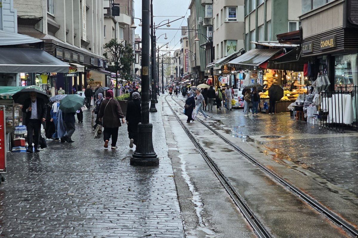 Bursa’da sağanak etkili oluyor: Sıcaklıklar düştü