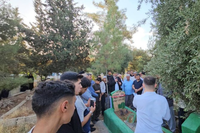 Şehit Halil Katıtaş şehadet yıldönümünde mezarı başında dualarla anıldı