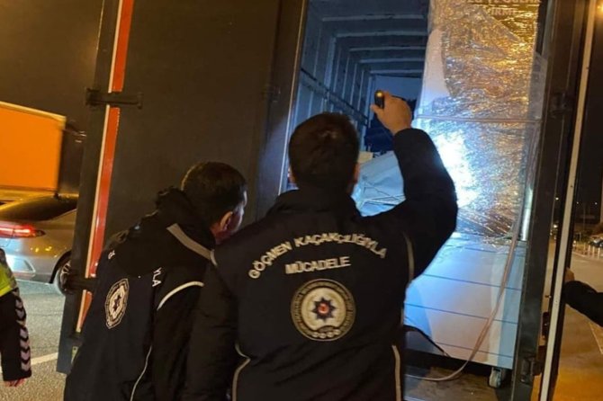 Bursa’da 20 düzensiz göçmen yakalandı