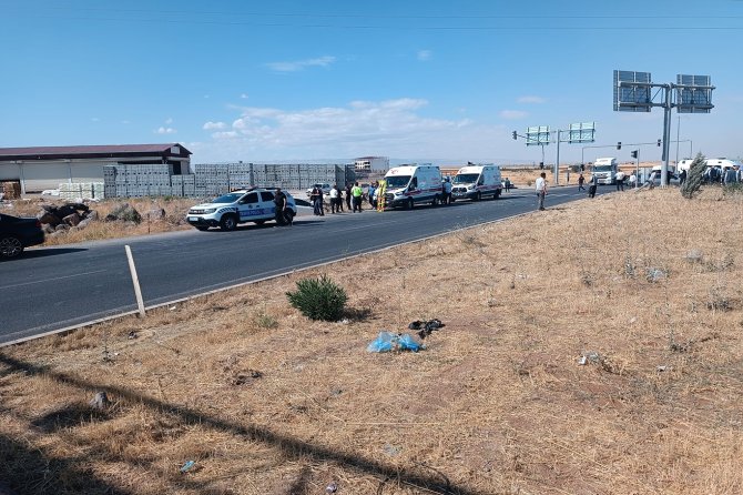 Diyarbakır’da tır ile otomobil çarpıştı: 6 yaralı
