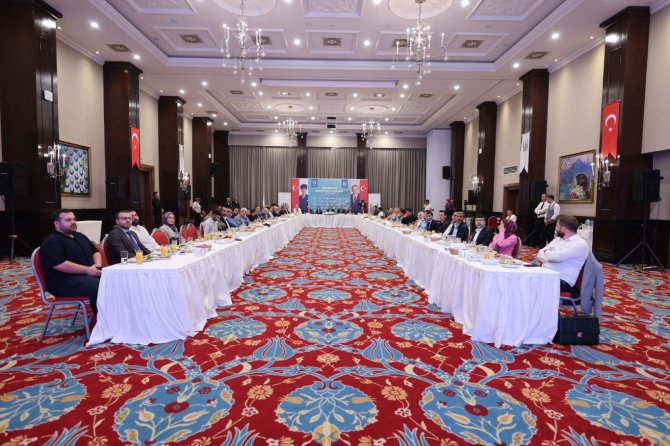 Mardin Valisi Akkoyun basın mensuplarıyla bir araya geldi