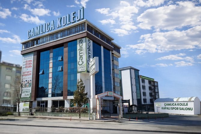 Çamlıca Fen Lisesi öğrencilerini geleceğe hazırlıyor