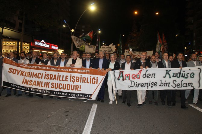 Diyarbakırlılar Aksa Tufanı'nın 3'üncü yıldönümünde Gazze için meydanlardaydı