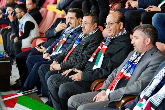 Malatya Stadyumu "Özgür Filistin" sloganlarıyla inledi