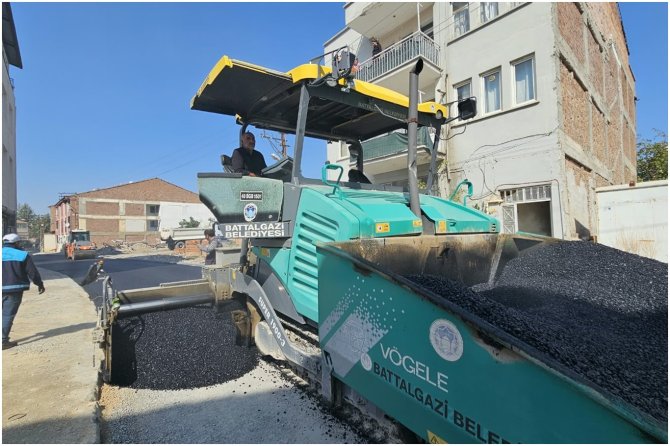 Battalgazi’de TOKİ konutlarının bağlantı yolları asfaltlandı