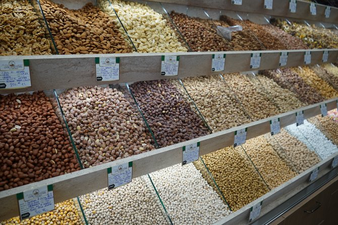 Düğün sezonunda kuruyemiş esnafı umduğunu bulamadı