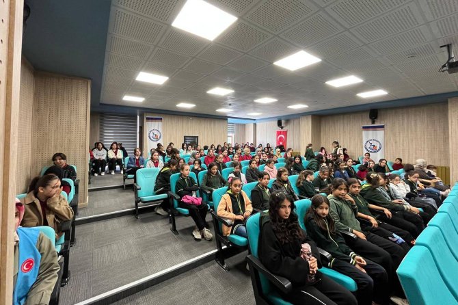 Öğrenciler "Mescid-i Aksa ve Umut" tiyatro gösterisinde buluştu