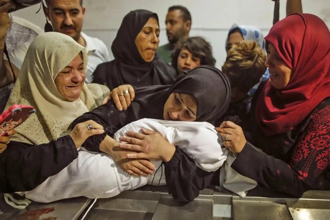 Dünya Kız Çocukları Günü'nde Gazze gerçeği: İşgalciler 22 bin Filistinli çocuğu öldürdü
