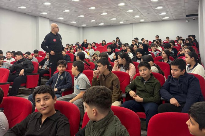 Cizre'de öğrencilere afet bilinci eğitimi