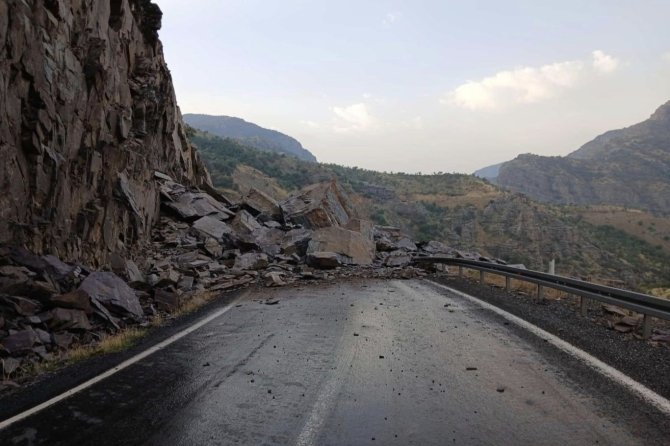 Şırnak-Beytüşşebap yolu ulaşıma kapandı
