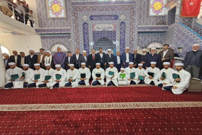 Şırnak'ta eğitimlerini tamamlayan 15 hafız için icazet merasimi düzenlendi
