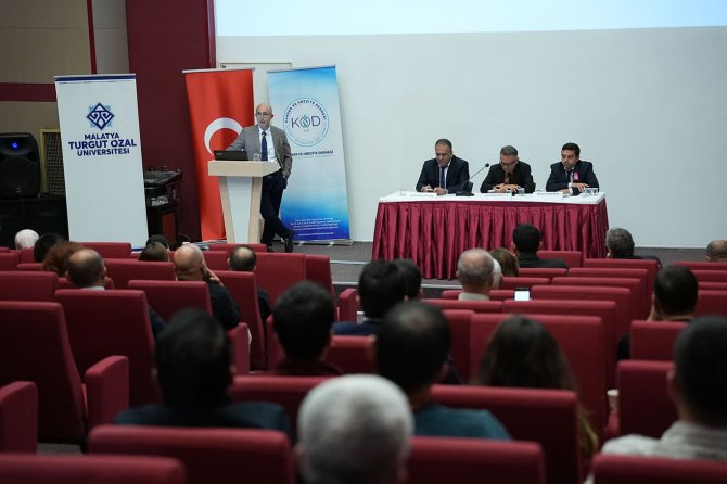 Malatya'da meme kanserinde erken tanının önemi ele alındı