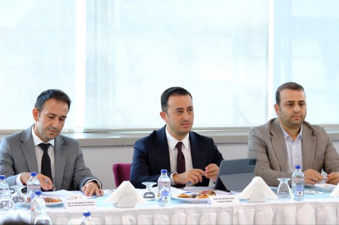 Mersin'de sağlık hizmetleri değerlendirildi
