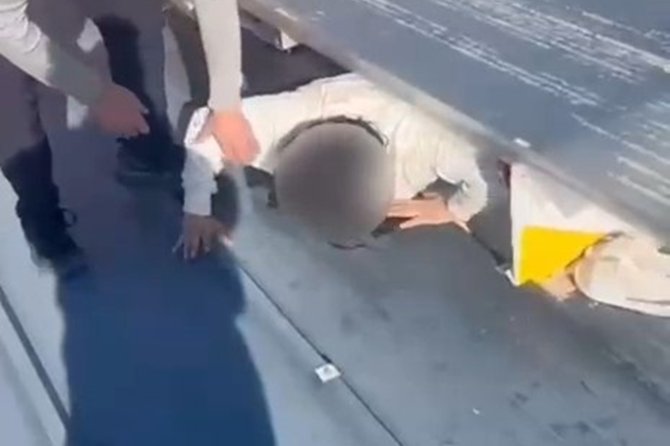 Bursa’da aranan şahıs çatı arasında yakalandı