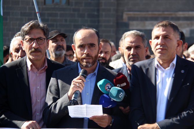 Diyarbakır'da Azerbaycan'daki başörtüsü yasağına tepki