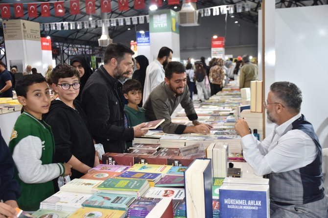 Araştırmacı yazar Coşkun: Tarihi ideolojik kalıplardan kurtarmalıyız