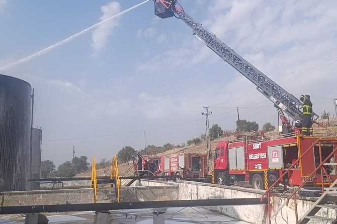 Kurtalan’da petrol depolama sahasında yangın: 2 işçi yaralandı
